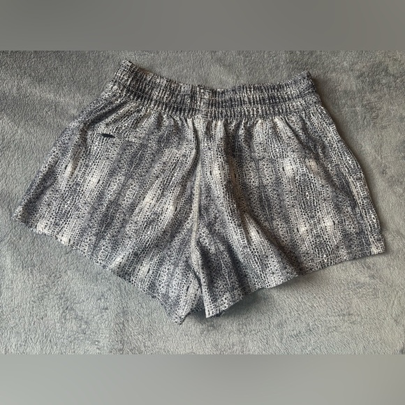 VUORI Dash Short Women's Performance Shorts dune snake size XS - Picture 4 of 5